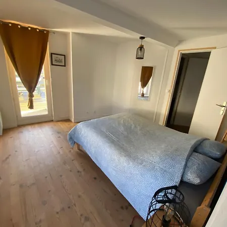 Holiday home Authentique Maison De Pecheur A Port-en-bessin *
